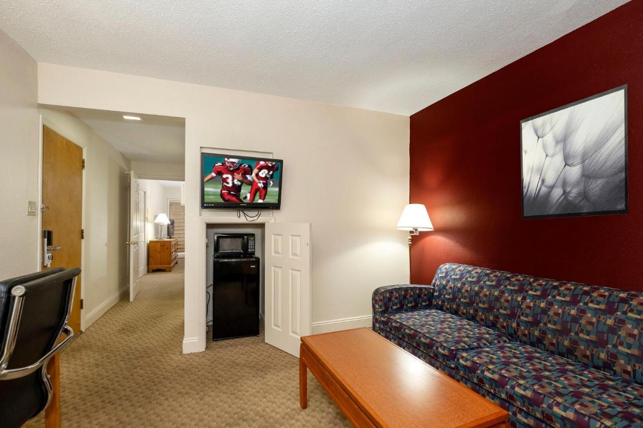 Red Roof Inn & Suites Hazleton Exteriér fotografie